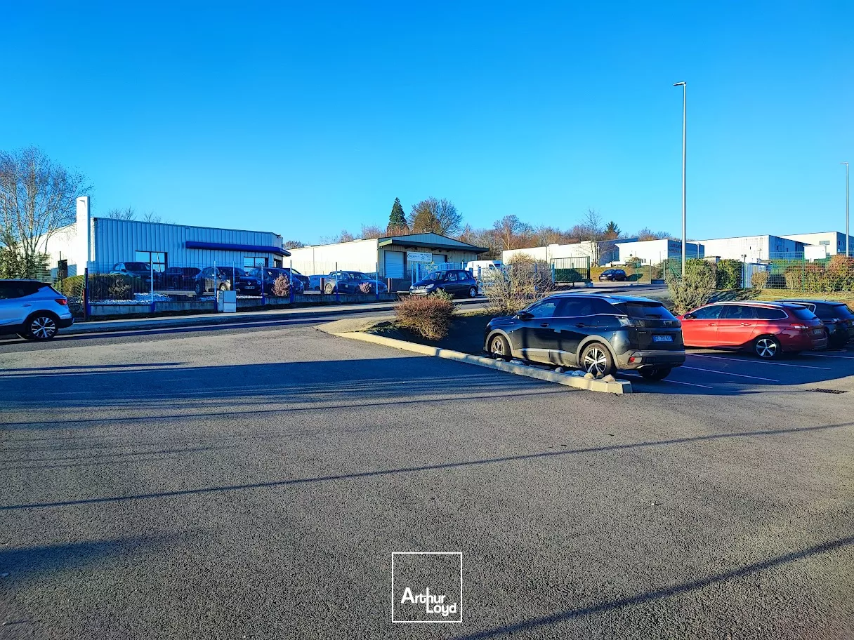 LIMOGES - Local d'Activité en EXCELLENT ETAT à LOUER