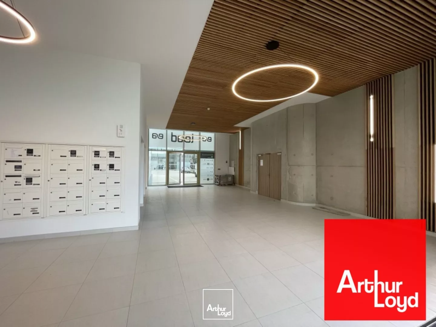 BUREAUX A LOUER 180 M2 AVEC 6 PARKINGS - MONTPELLIER CAMBACERES