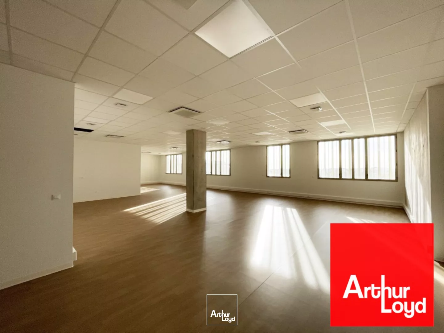 BUREAUX A LOUER 180 M2 AVEC 6 PARKINGS - MONTPELLIER CAMBACERES