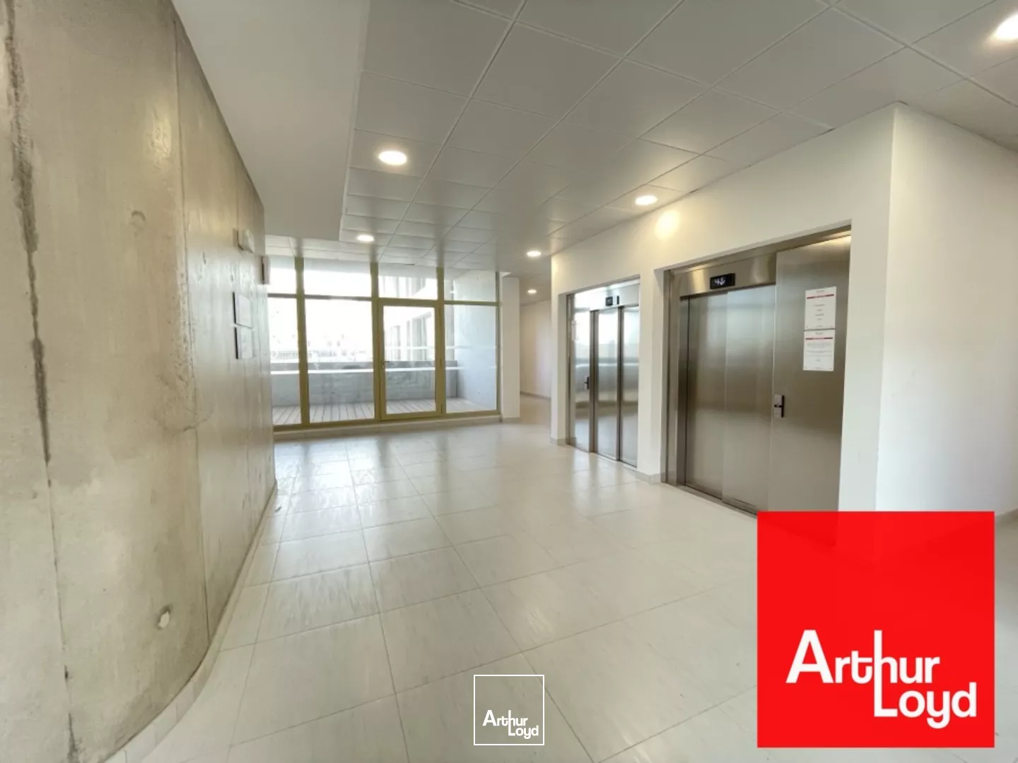 BUREAUX A LOUER 180 M2 AVEC 6 PARKINGS - MONTPELLIER CAMBACERES