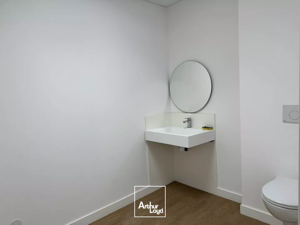 A louer bureaux commerciaux 40 m² - TOURS CENTRE