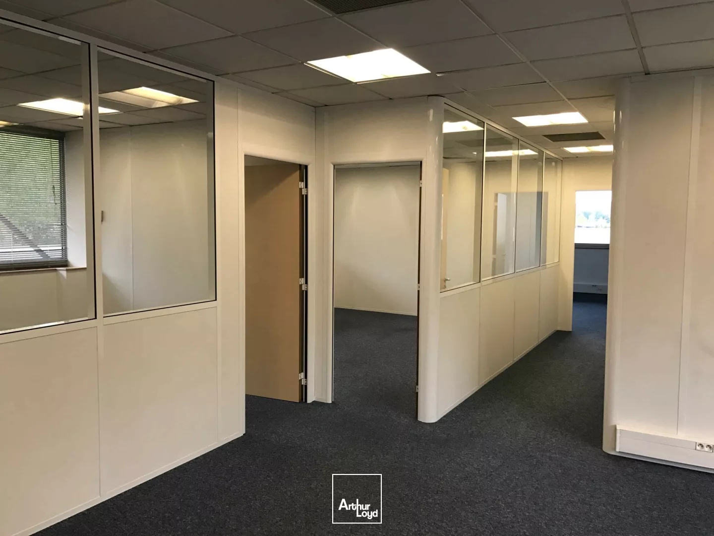 MOIRANS CENTR'ALP - BUREAUX 109 M² DISPONIBLES A LA LOCATION