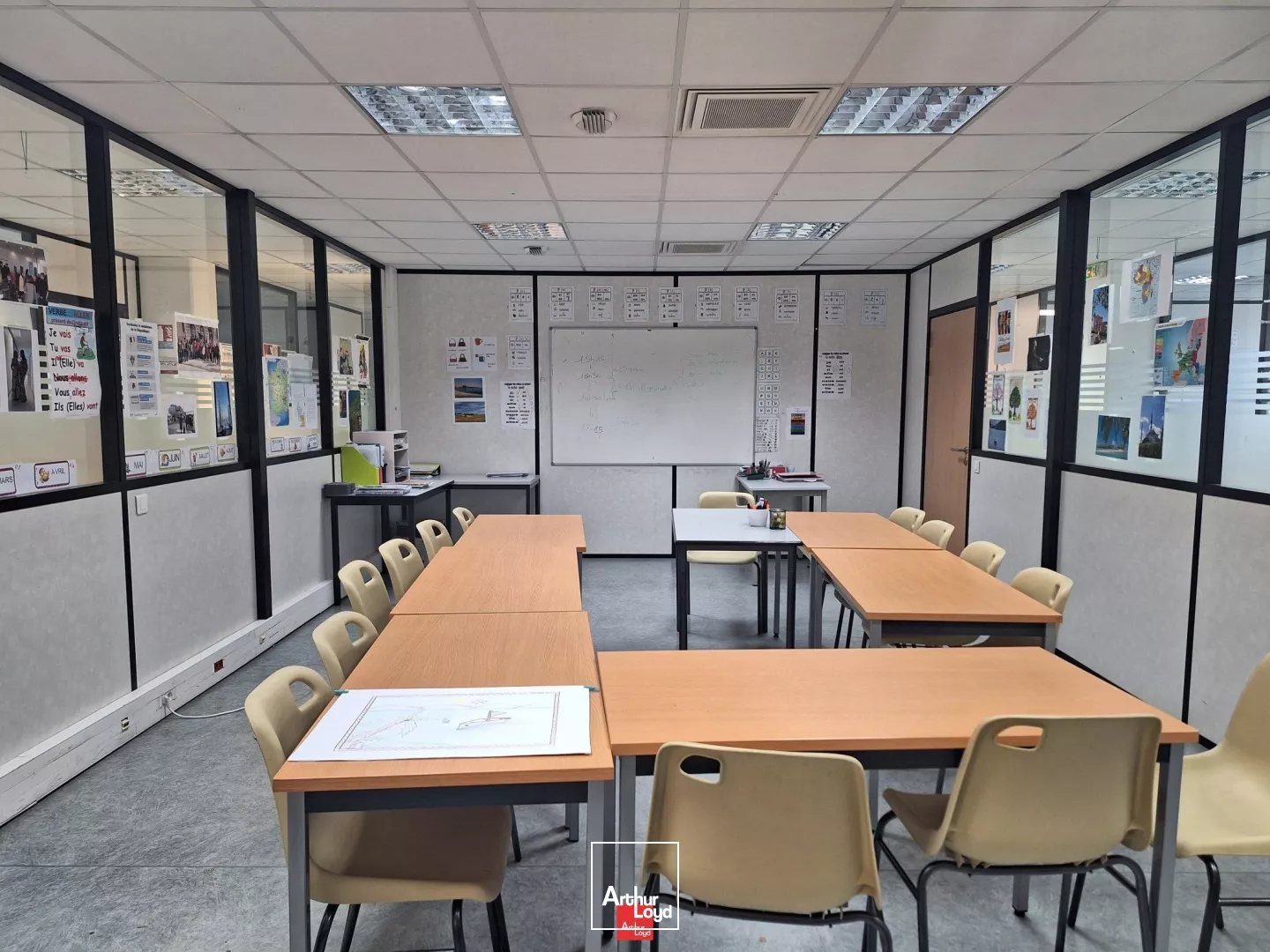 BUREAUX A LOUER ECHIROLLES 330M² ERP 5 AVEC ASCENSSEUR 