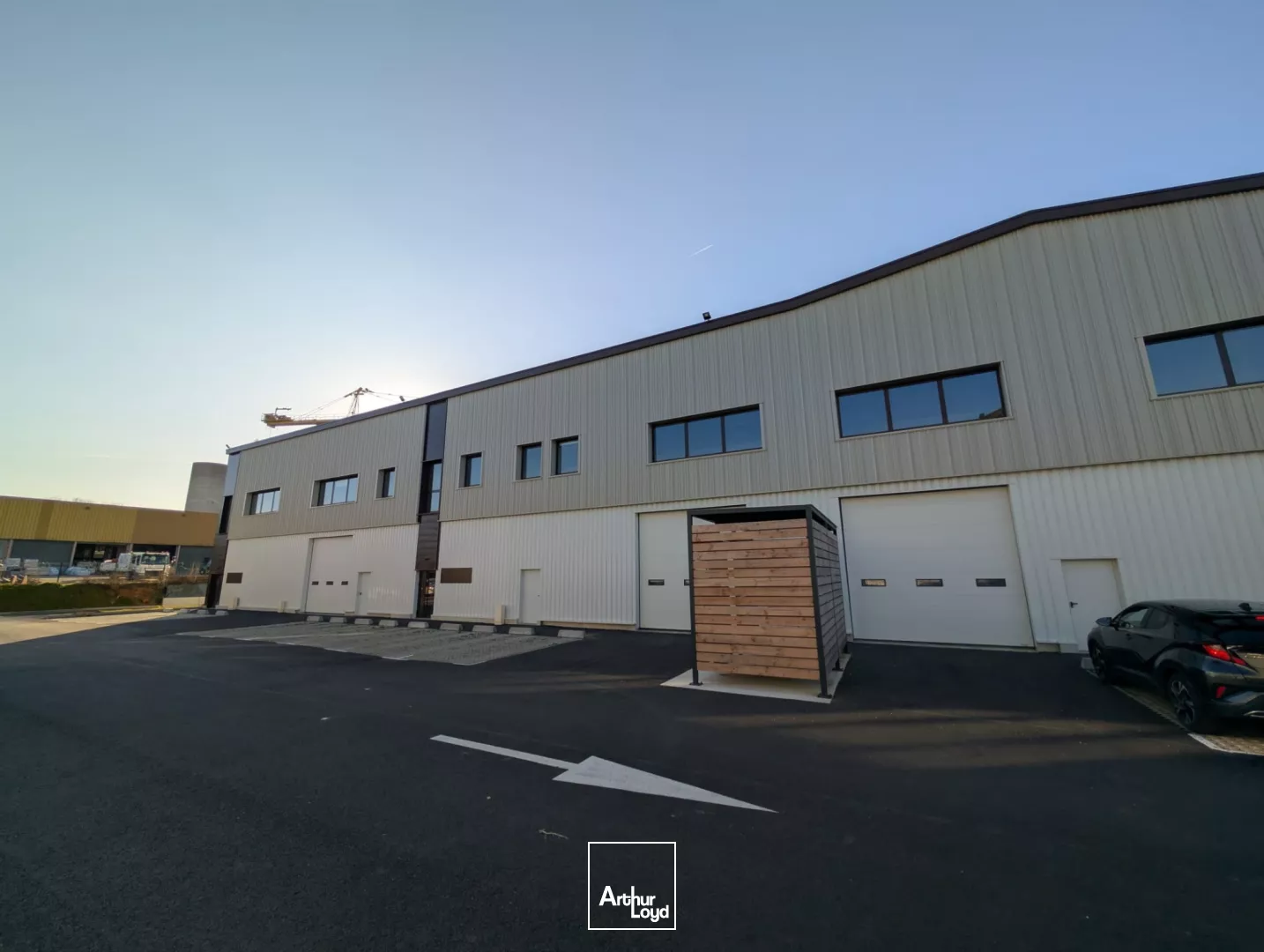 CELLULES D'ACTIVITE NEUVES A OSNY AVEC PRESTATIONS DE QUALITE