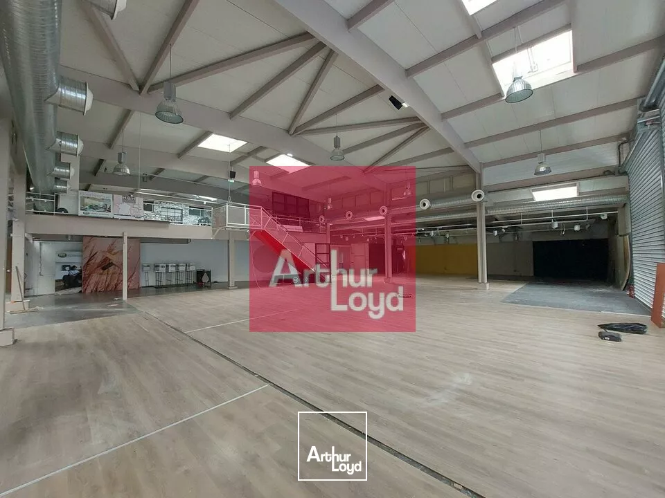 LOCAL COMMERCIAL 1464 M² A LOUER COURNON D'AUVERGNE division possible 