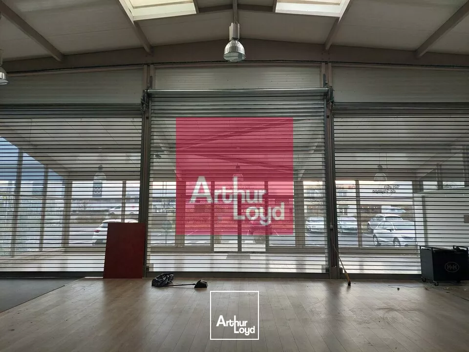 LOCAL COMMERCIAL 1464 M² A LOUER COURNON D'AUVERGNE division possible 