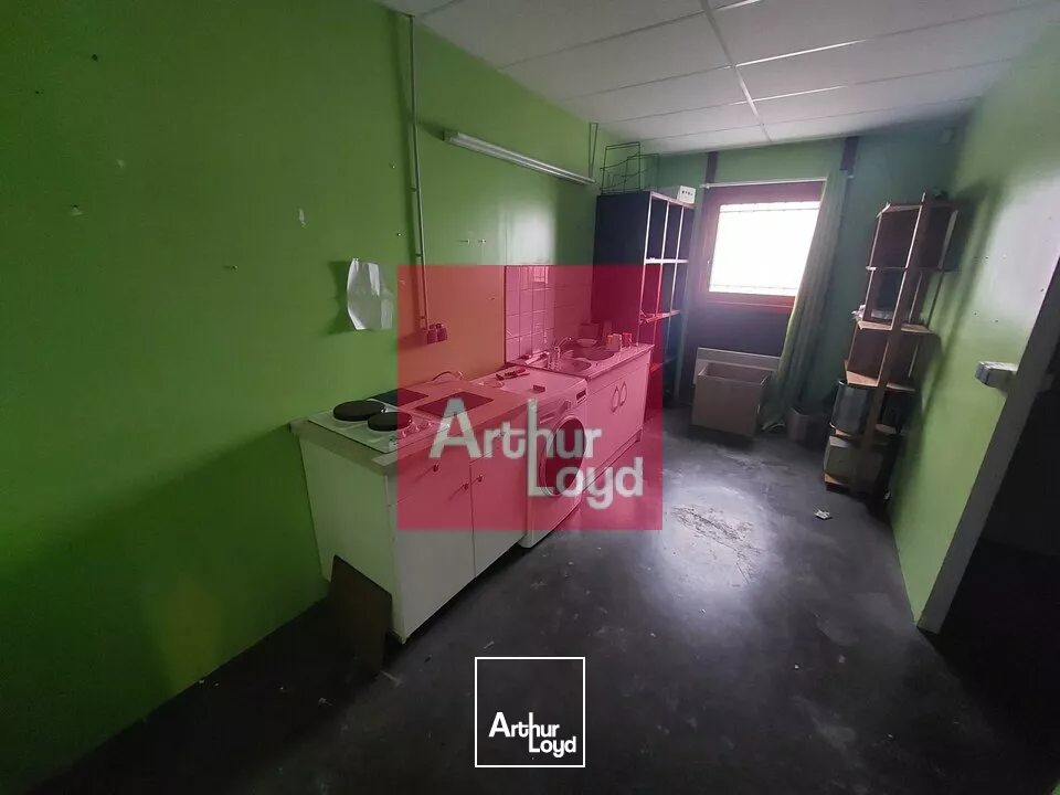 LOCAL COMMERCIAL 1464 M² A LOUER COURNON D'AUVERGNE division possible 