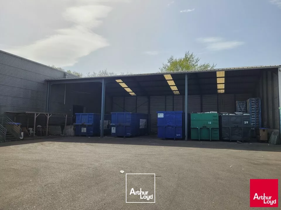 LOCATION LE MANS SUD LOCAL ACTIVITE 1570m² 3 quais