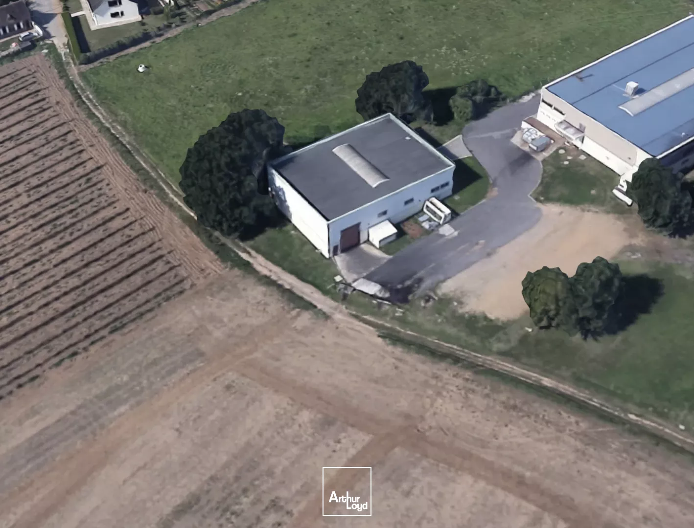 Locaux d'activité à louer d'environ 500 m2 à Therdonne