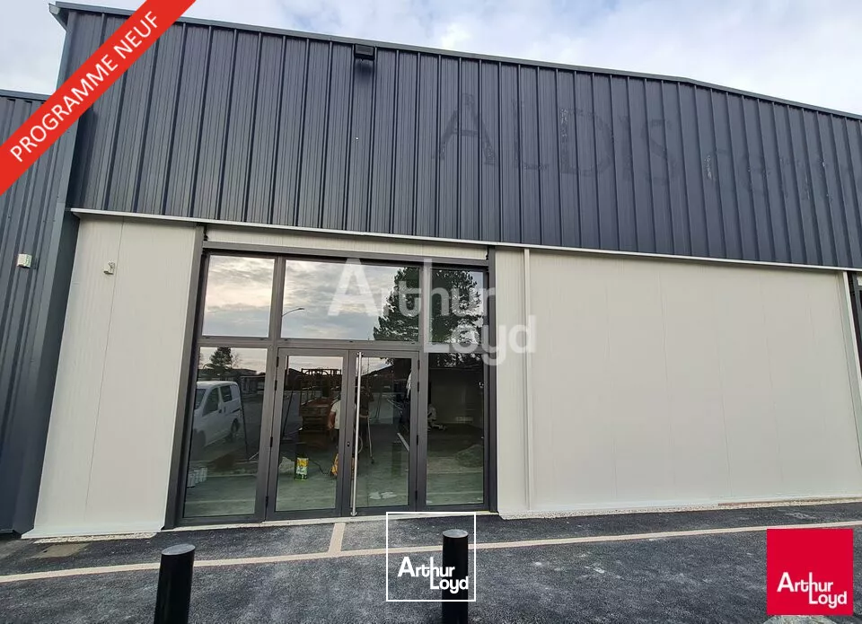 CHATEAUROUX LE POINCONNET - A LOUER CELLULE D'ACTVITE / COMMERCE - 272m²