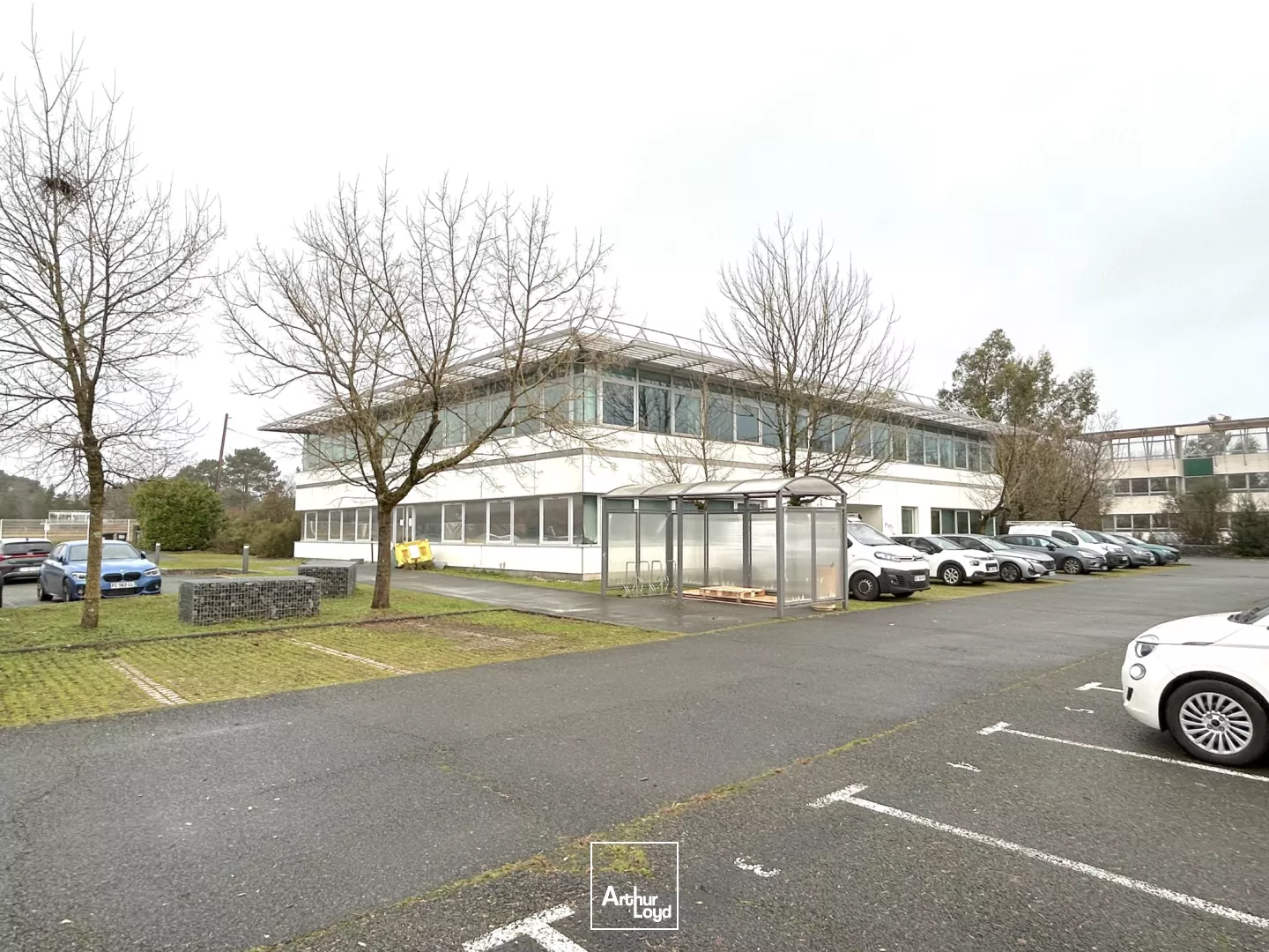 A louer - 610 m² de bureaux rénovés - Pessac Europarc