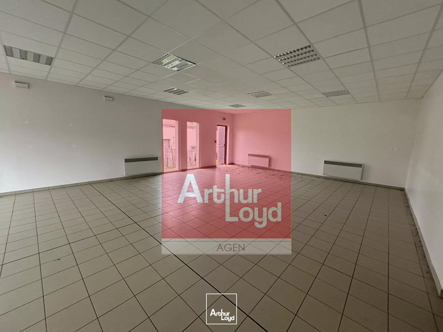 Local commercial à vendre - Emplacement de premier choix à Larroque-Timbaut