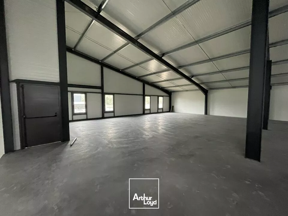 A LOUER - Local d'activité neuf de 958,10 m2 à Bollène (84500) - Fort potentiel d'aménagement