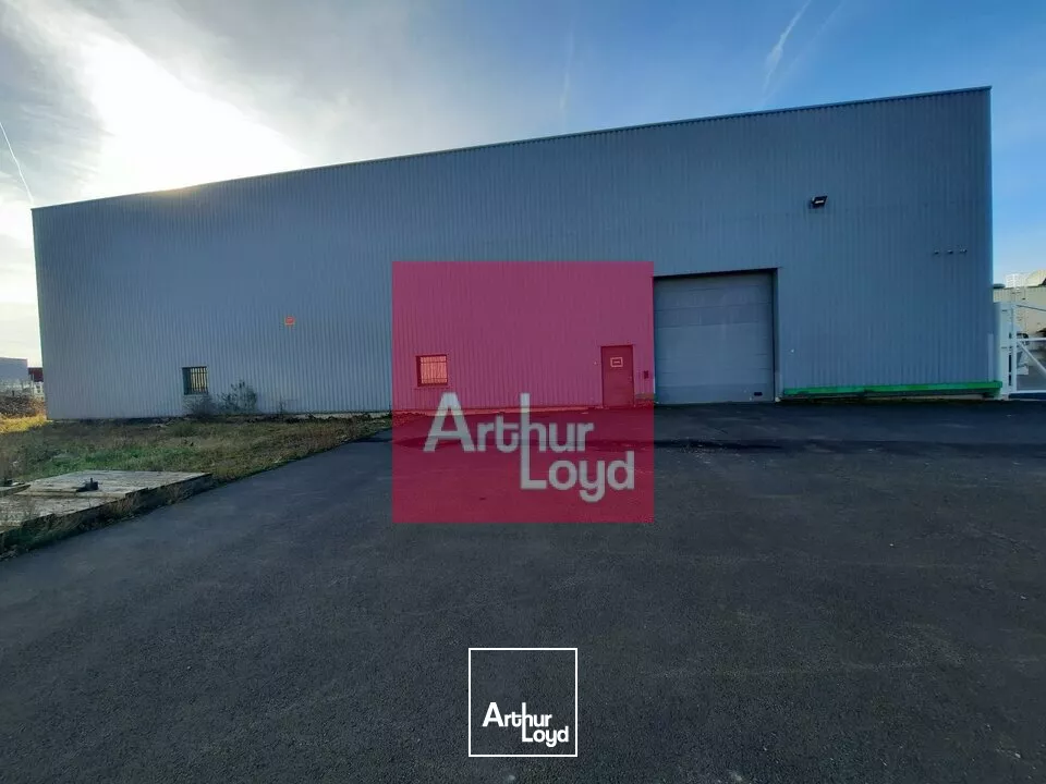 CLERMONT-FERRAND A LOUER ENTREPOT 900 M²