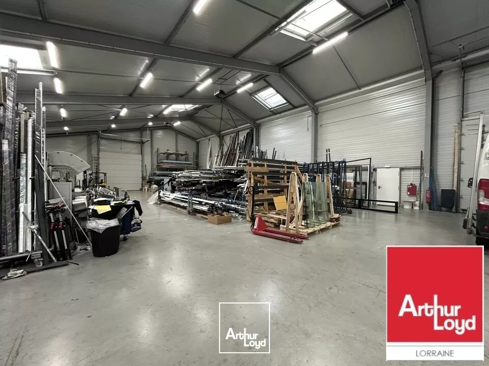 LOCAL D'ACTIVITE - ENTREPOT à LOUER de 1200 m²