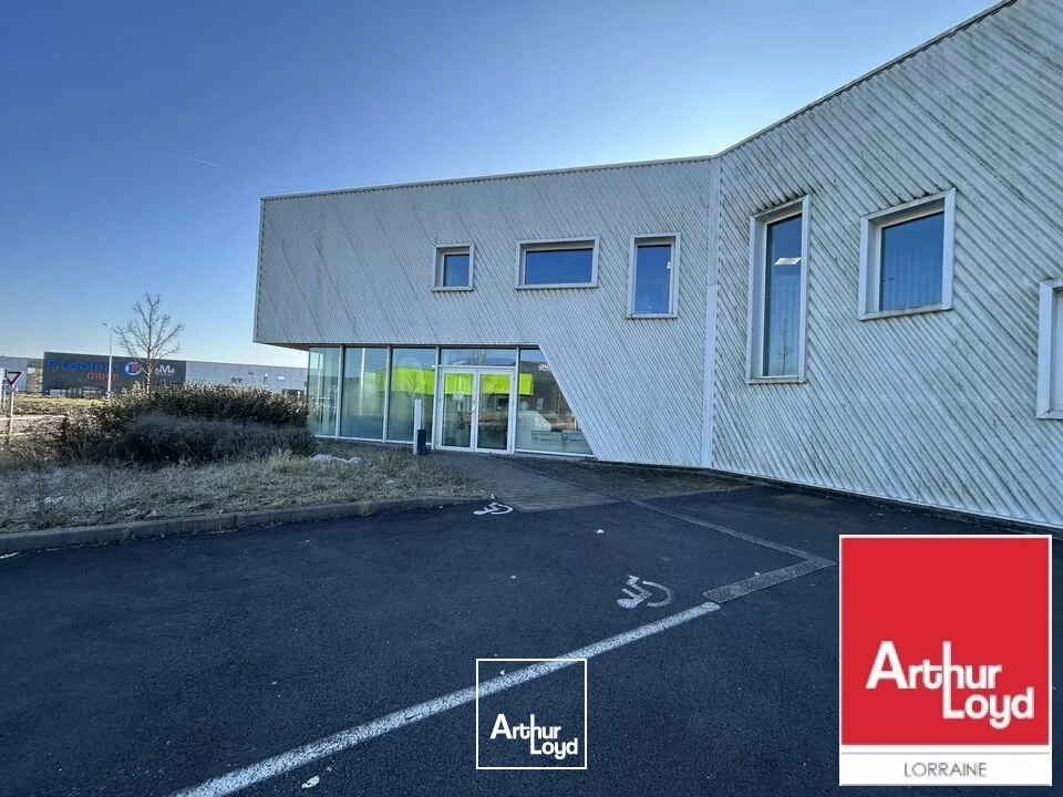 LOCAL D'ACTIVITE - ENTREPOT à LOUER de 1200 m²