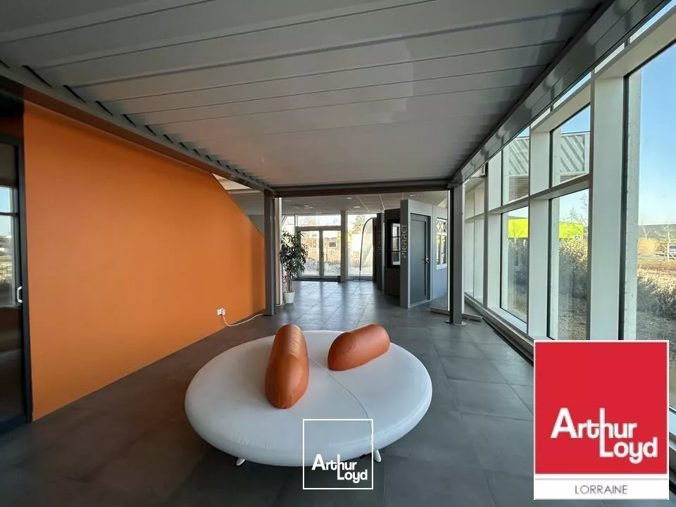 LOCAL D'ACTIVITE - ENTREPOT à LOUER de 1200 m²