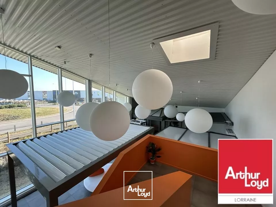 LOCAL D'ACTIVITE - ENTREPOT à LOUER de 1200 m²