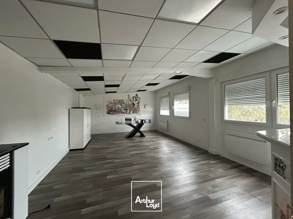 BUREAUX à VENDRE de 255 m²