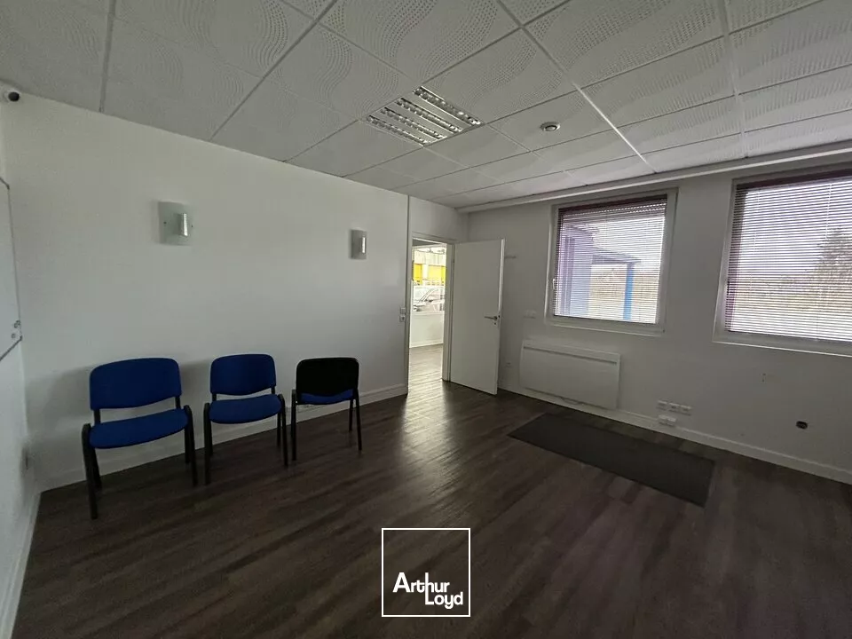 BUREAUX à VENDRE de 255 m²