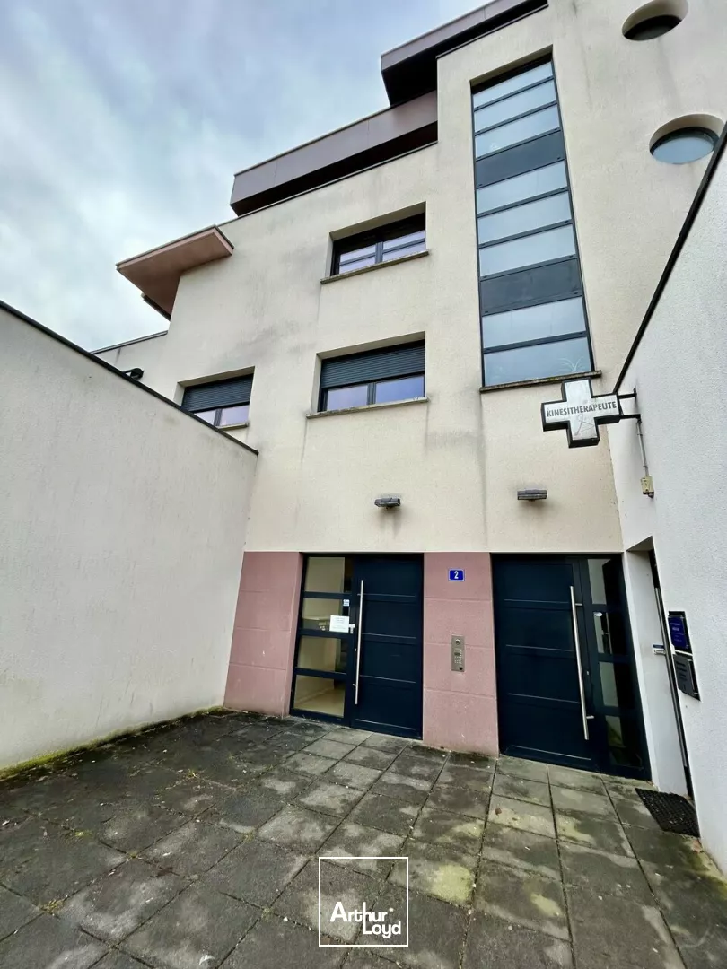 BUREAUX à VENDRE de 65 m²