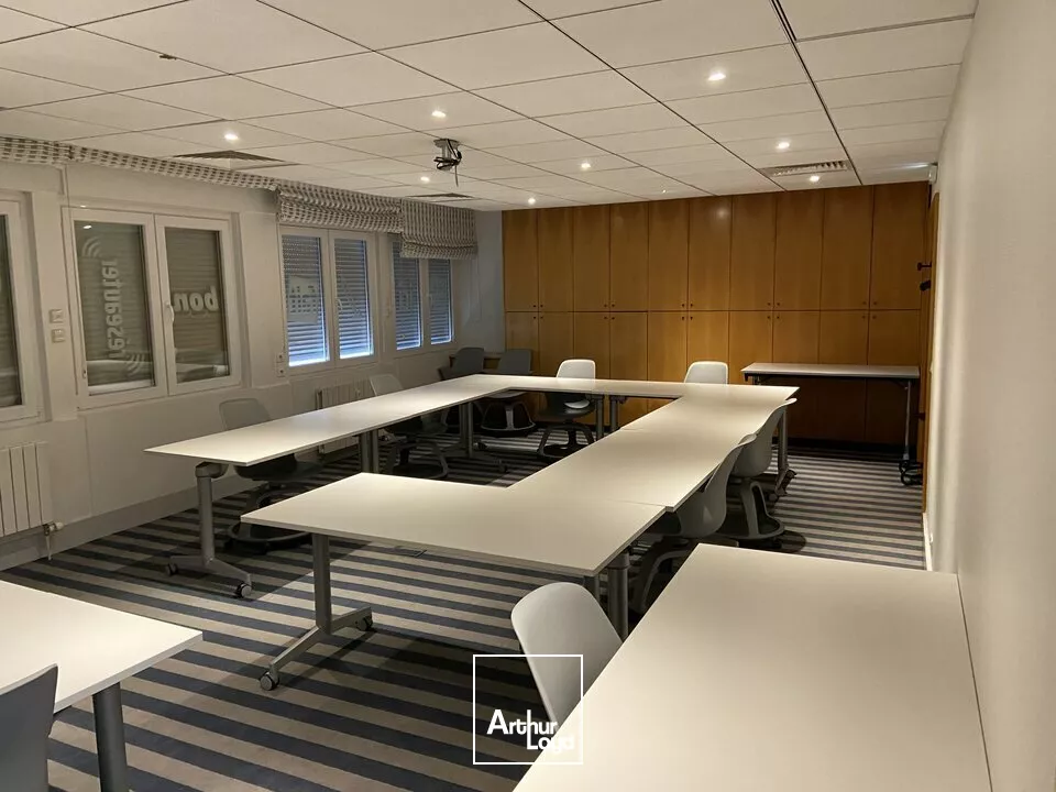 BUREAUX à LOUER de 203 m²