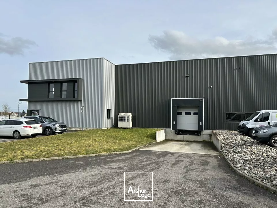 LOCAL D'ACTIVITE - ENTREPOT à LOUER de 1350 m²