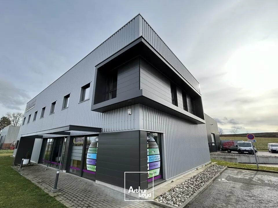 LOCAL D'ACTIVITE - ENTREPOT à LOUER de 1350 m²