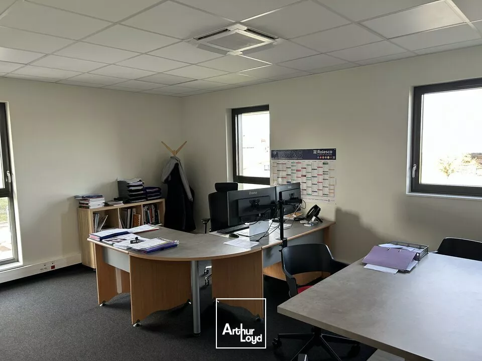 LOCAL D'ACTIVITE - ENTREPOT à LOUER de 1350 m²