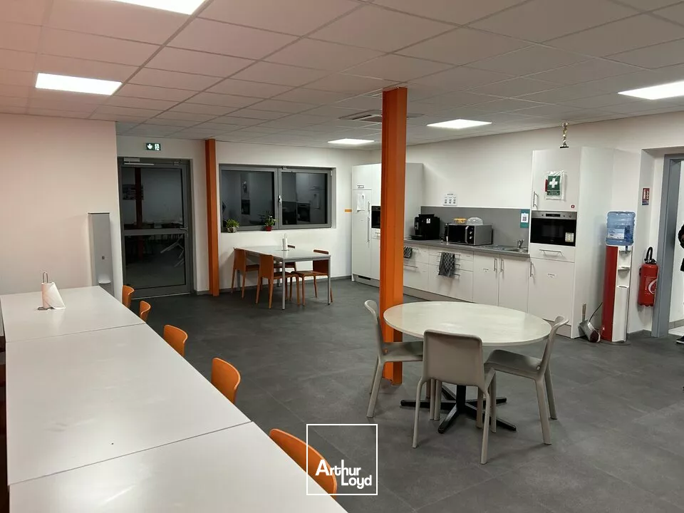 LOCAL D'ACTIVITE - ENTREPOT à LOUER de 4945 m²