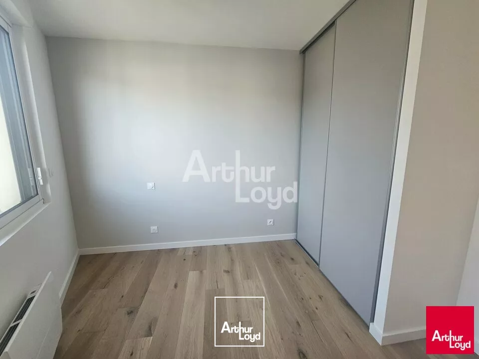 Angers proche centre ville immeuble à vendre comprenant un appartement et un local commercial