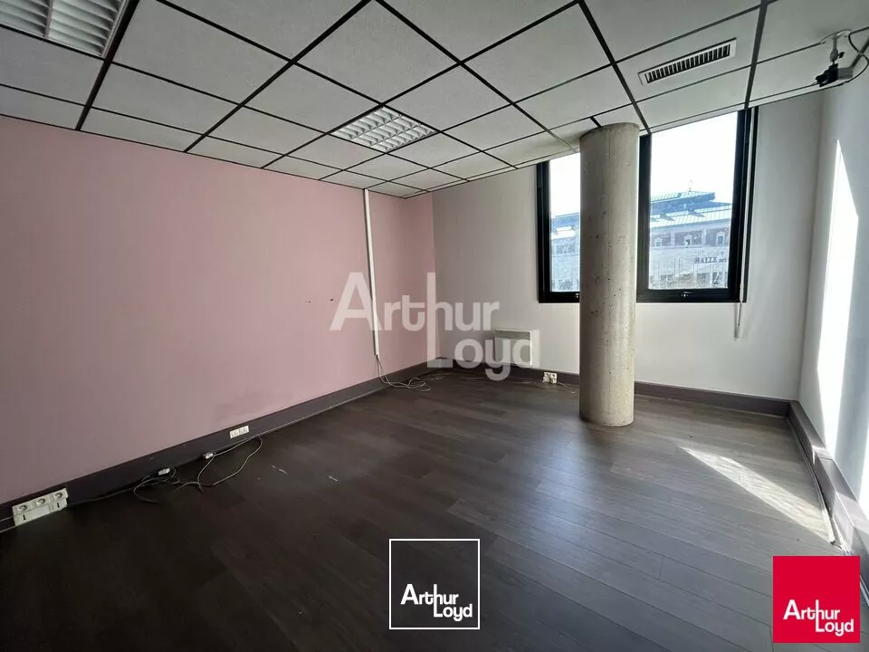 BLOIS - LOCATION BUREAUX 86,44 M² - QUARTIER ADMINISTRATIF