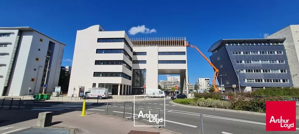 LOCATION BUREAU LE MANS GARE SUD TGV 405m² AVEC PARKING