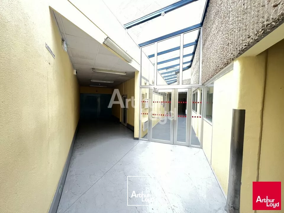 CESSON SEVIGNE - IMMEUBLE DE BUREAUX A VENDRE - 1 878 M²