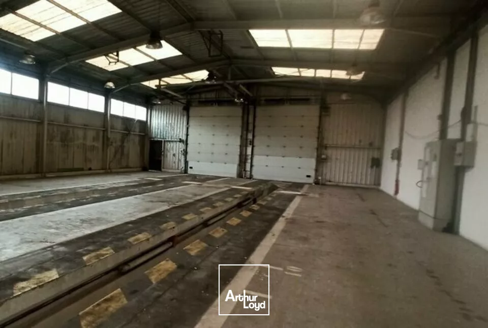 A LOUER LOCAL D'ACTIVITE- CHALON SUD