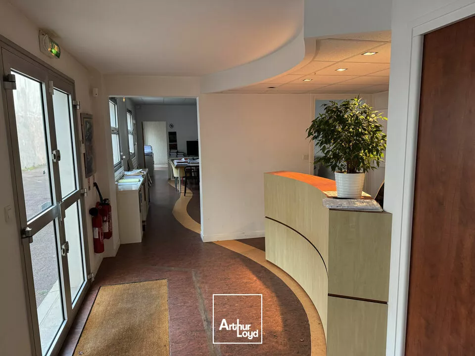 TOURS HYPER CENTRE BUREAUX A VENDRE 120 M² RDC