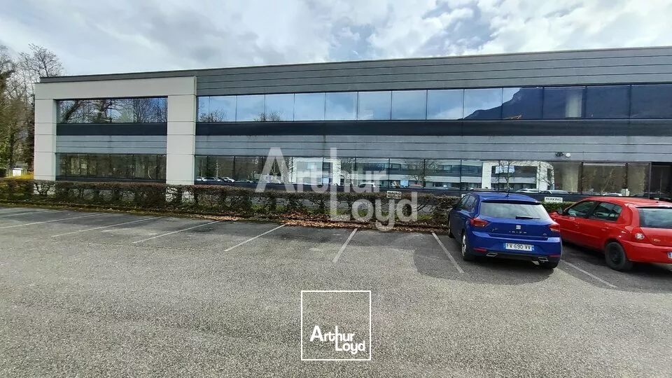 Bureaux à louer - plateaux divisibles à partir de 153 m²