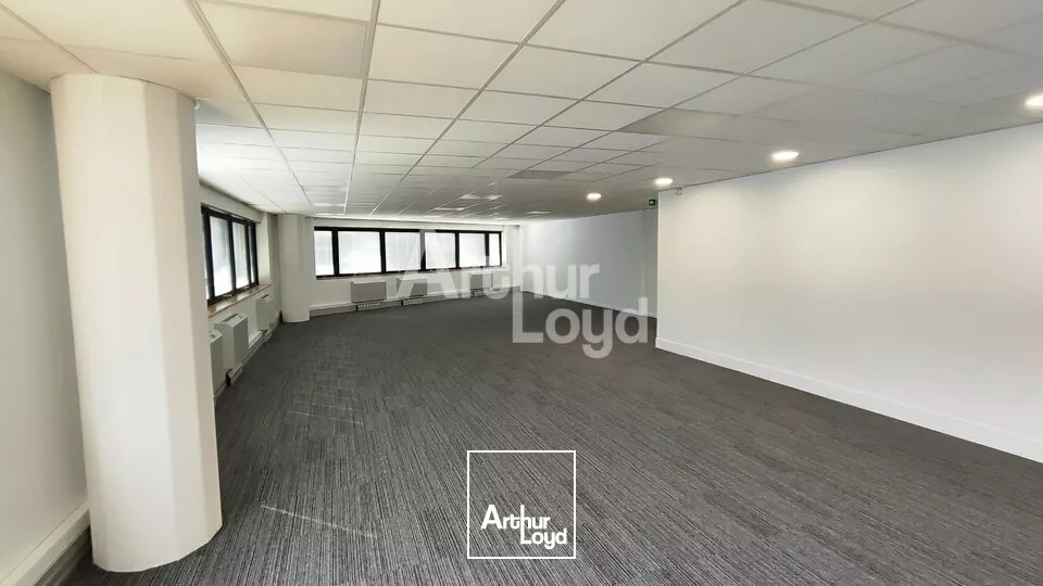 Bureaux à louer - plateaux divisibles à partir de 153 m²
