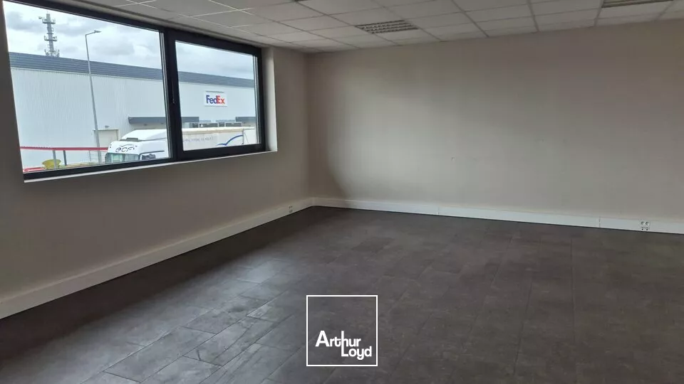 ZI LONGVIC - ENTREPÔT A LOUER - 3.112 m² DIVISIBLES