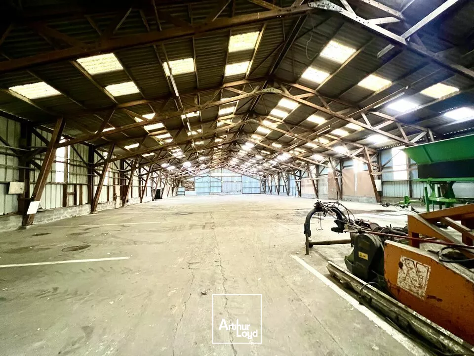 A VENDRE FÉCAMP - LOCAUX D'ACTIVITÉ 1720 m2 sur une parcelle de 6640 m2 ZI EN PLEINE EXPANSION