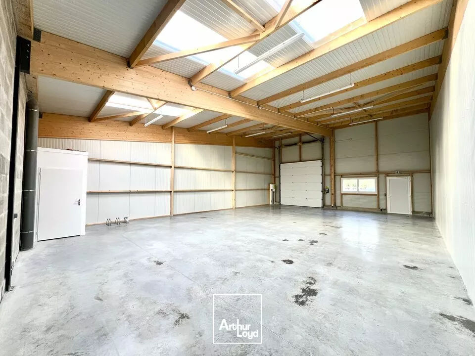À LOUER - SAINT LÉONARD ZA EN PLEIN EXPANSION - LOCAUX D'ACTIVITÉ - ENTREPÔT 144 m2