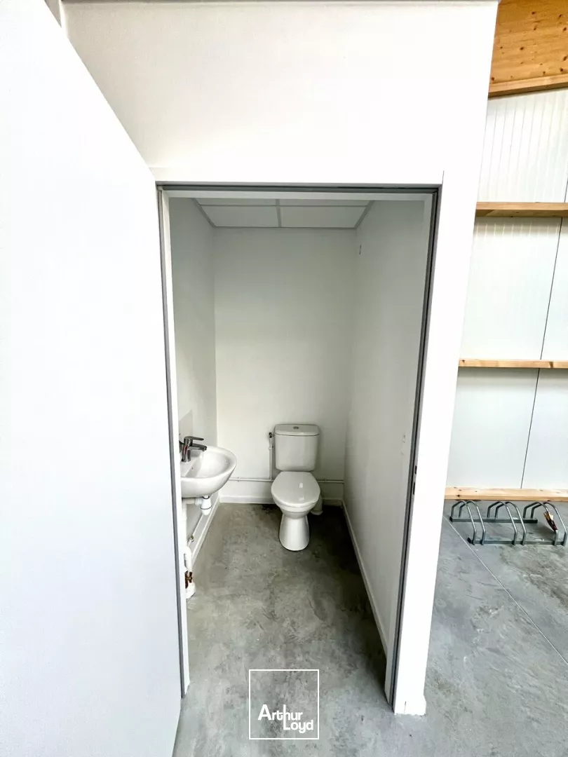 À LOUER - SAINT LÉONARD ZA EN PLEIN EXPANSION - LOCAUX D'ACTIVITÉ - ENTREPÔT 144 m2