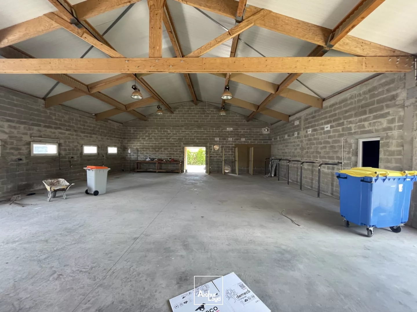 A LOUER - LOCAL D'ACTIVITE INDEPENDANT 