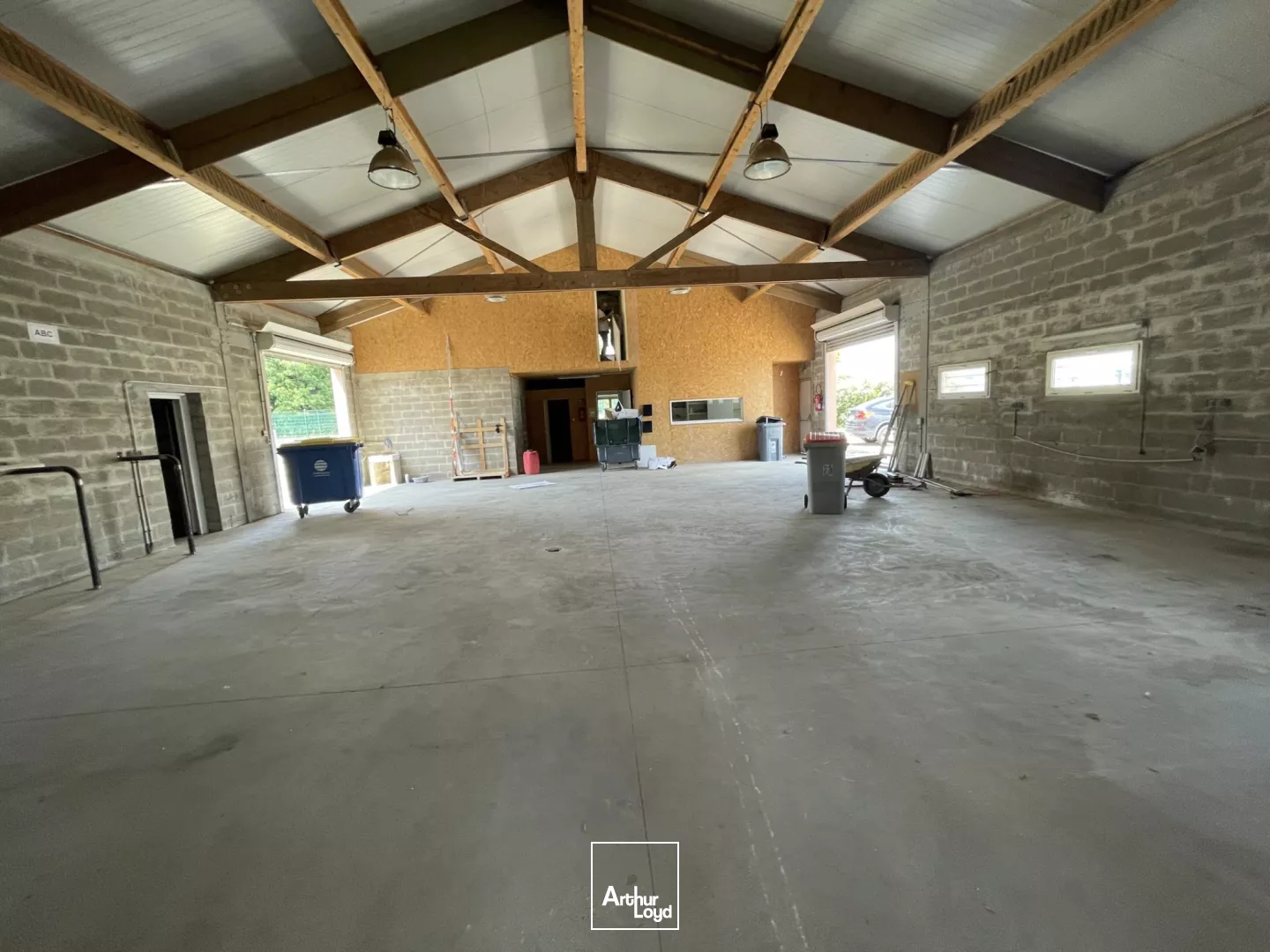 A LOUER - LOCAL D'ACTIVITE INDEPENDANT 