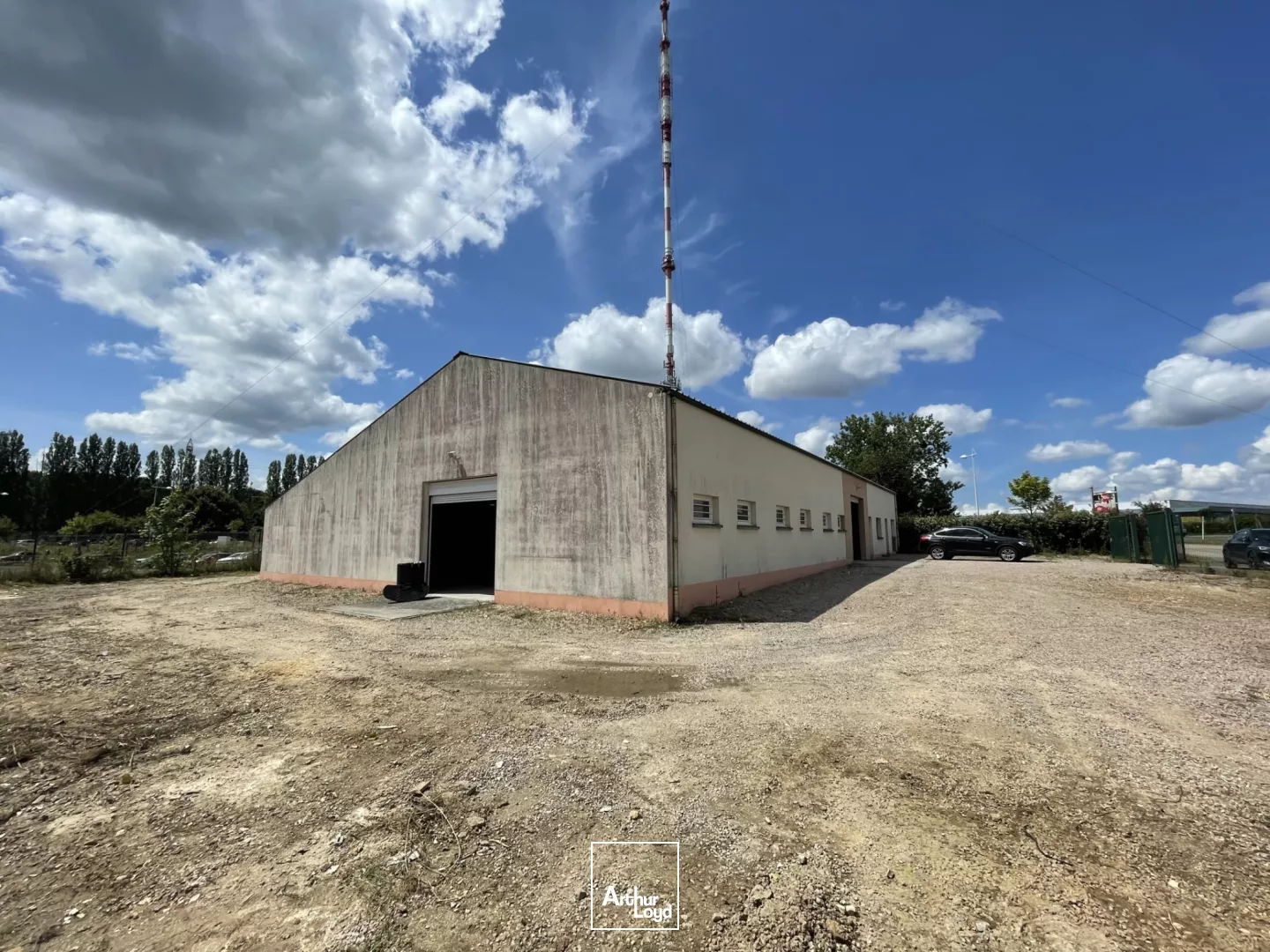 A LOUER - LOCAL D'ACTIVITE INDEPENDANT 