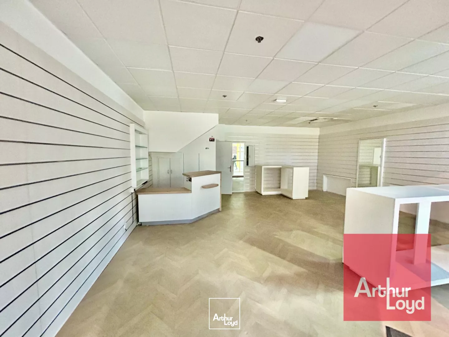 LOCAL COMMERCIAL À LOUER - CENTRE COMMERCIAL JUVIGNAC