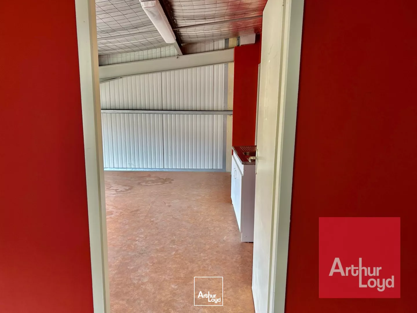 LOCAUX D'ACTIVITÉ À LOUER - FRONTIGNAN - PROCHE AUTOROUTE