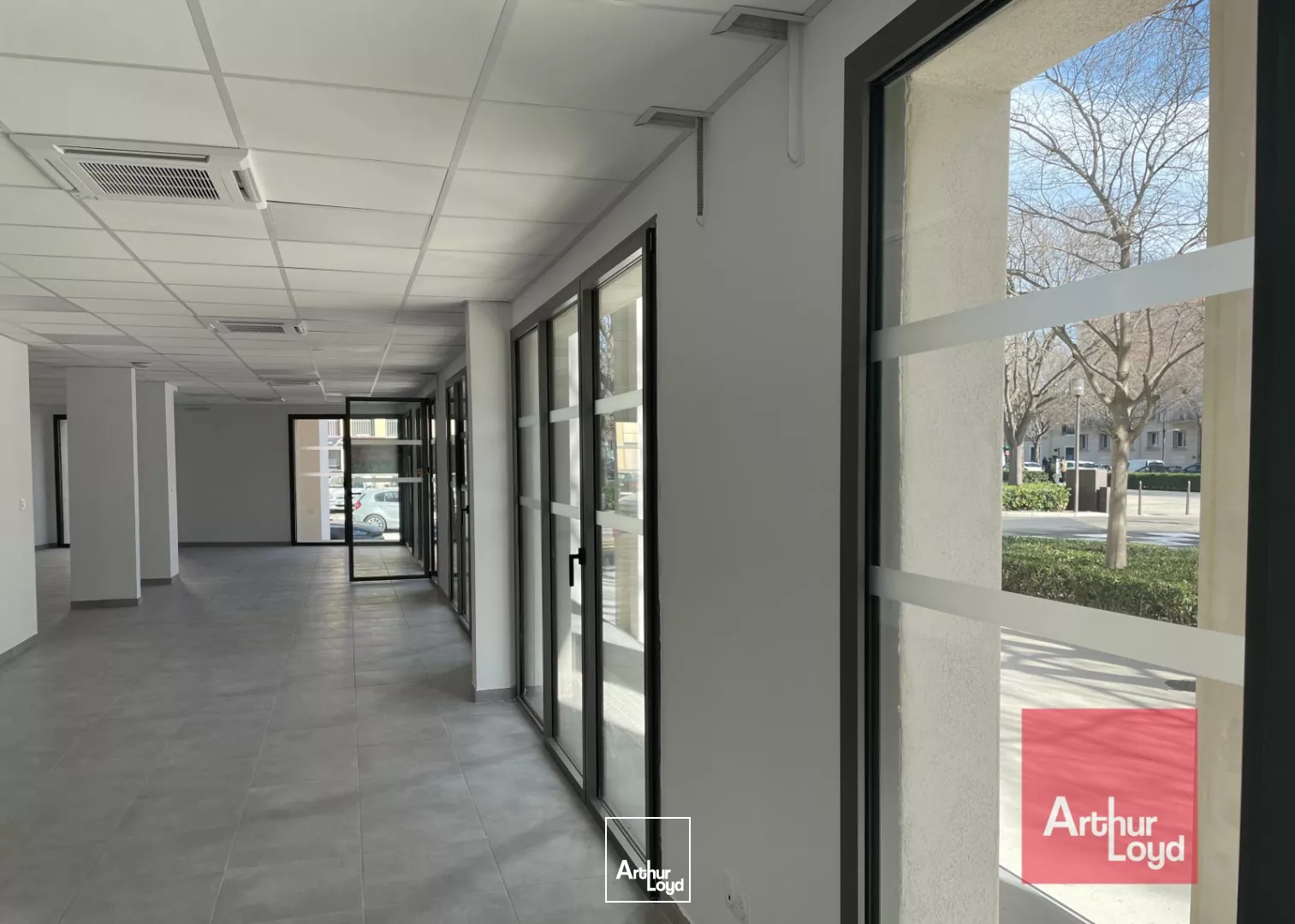 Opportunité Exceptionnelle : Local Commercial Neuf en Angle à Nîmes disponible à la location - Secteur Jean Jaurès