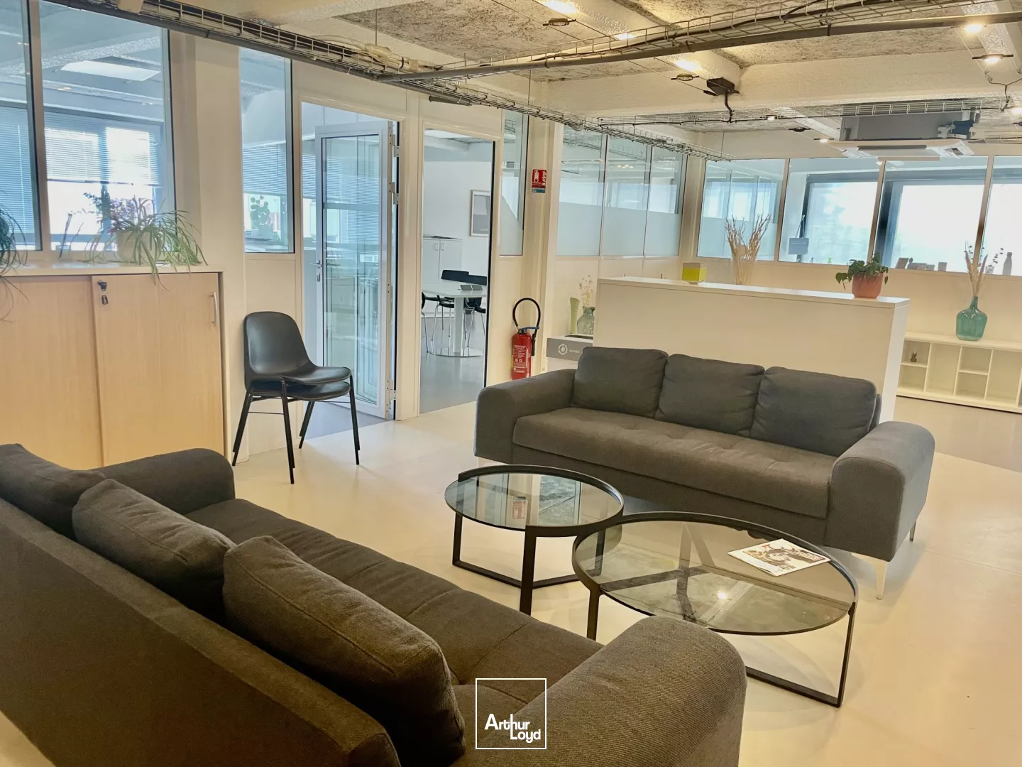 Bureaux à louer à LILLE: accessibilité métro et axe routiers en bas du bâtiment ! 