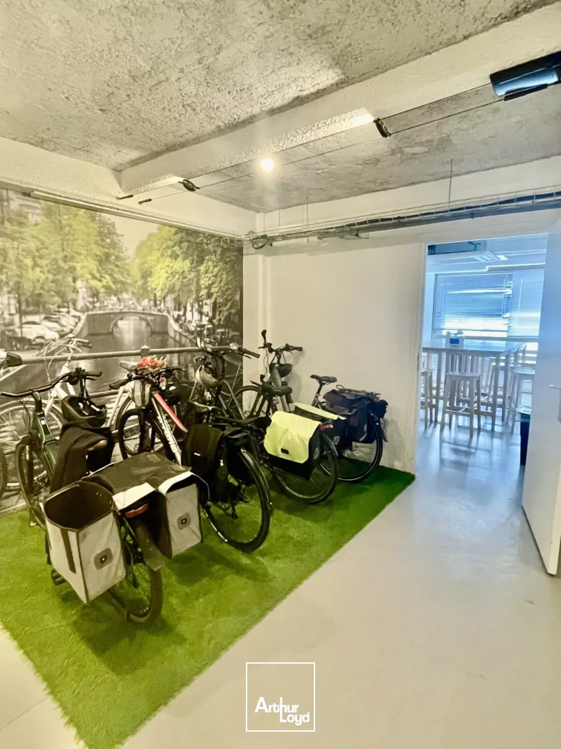 Bureaux à louer à LILLE: accessibilité métro et axe routiers en bas du bâtiment ! 